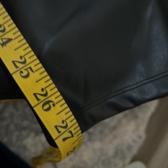 Joe’s Faux Leather Back Zip Up Leggings, Size 10 - Picture 10 of 10